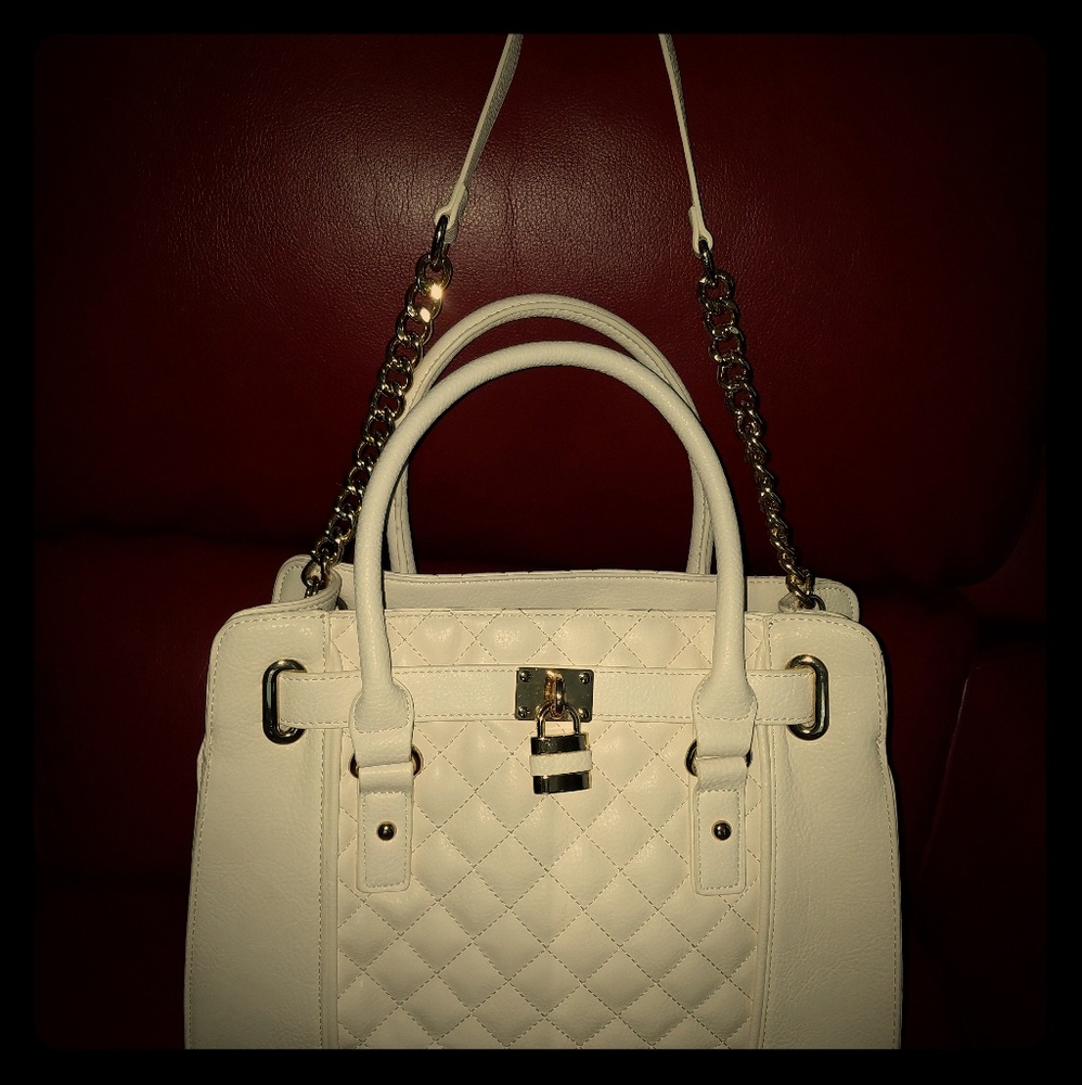 BRAND NEW Charming Charlie off-white quilted bag